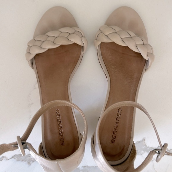 Bernardo Bethany Ankle Strap Braided Leather Block Heels Womens Size 9 - Picture 11 of 16